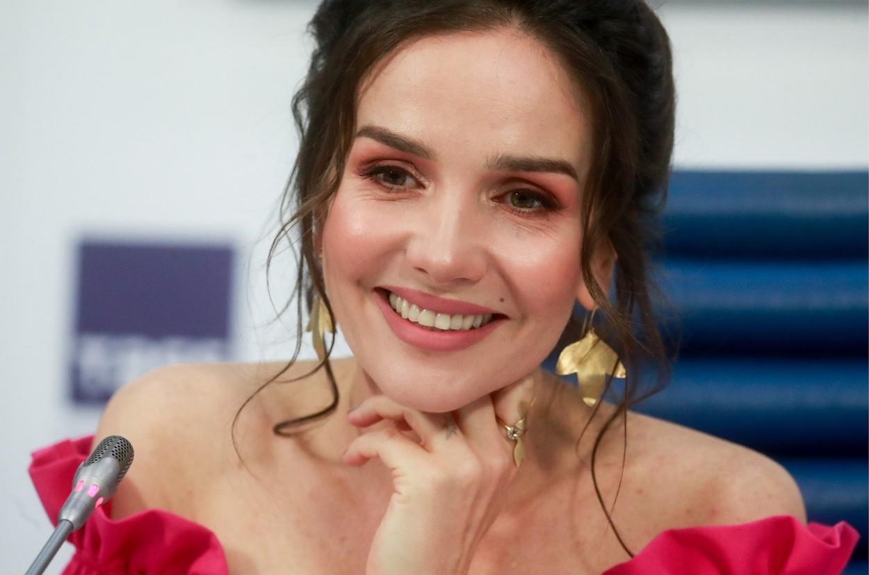 Natalia Oreiro, aproape goală în cel mai recent pictorial. Diva a renunțat la haine și a pozat complet udă