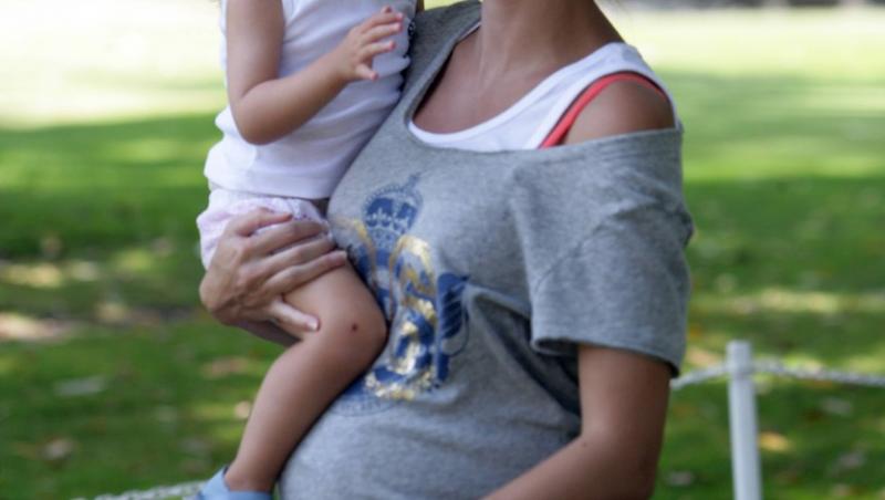 Leni Klum în brațele mamei ei, Heidi Klum