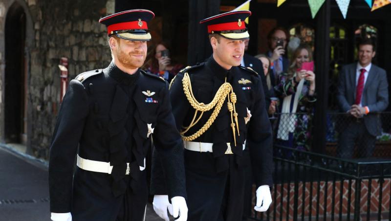 Top 10 fotografii ale familiei regale britanice. Ce cuplu apare în 9 din cele 10 poze