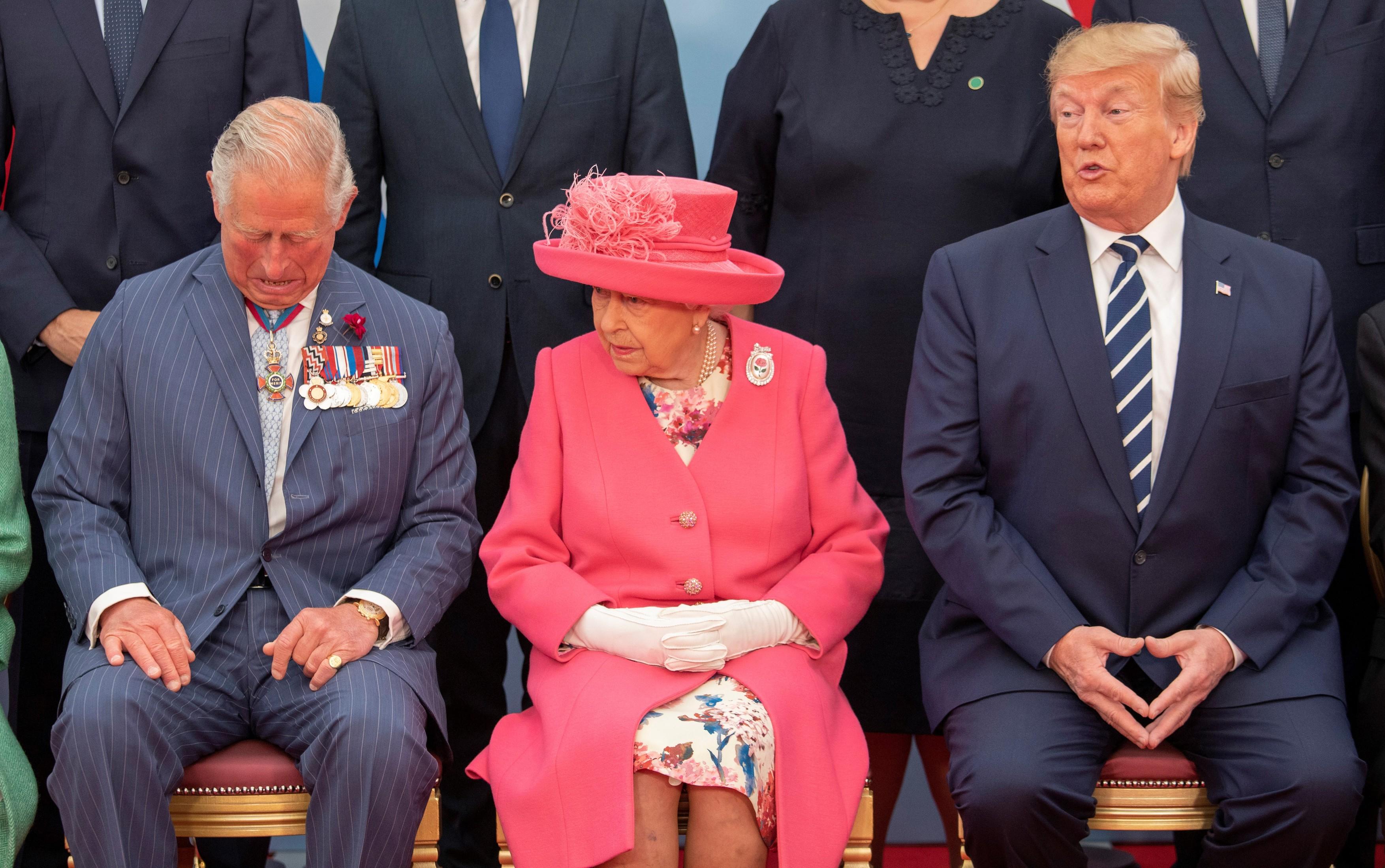 Regina Elisabeta, Printul Charles si Trump