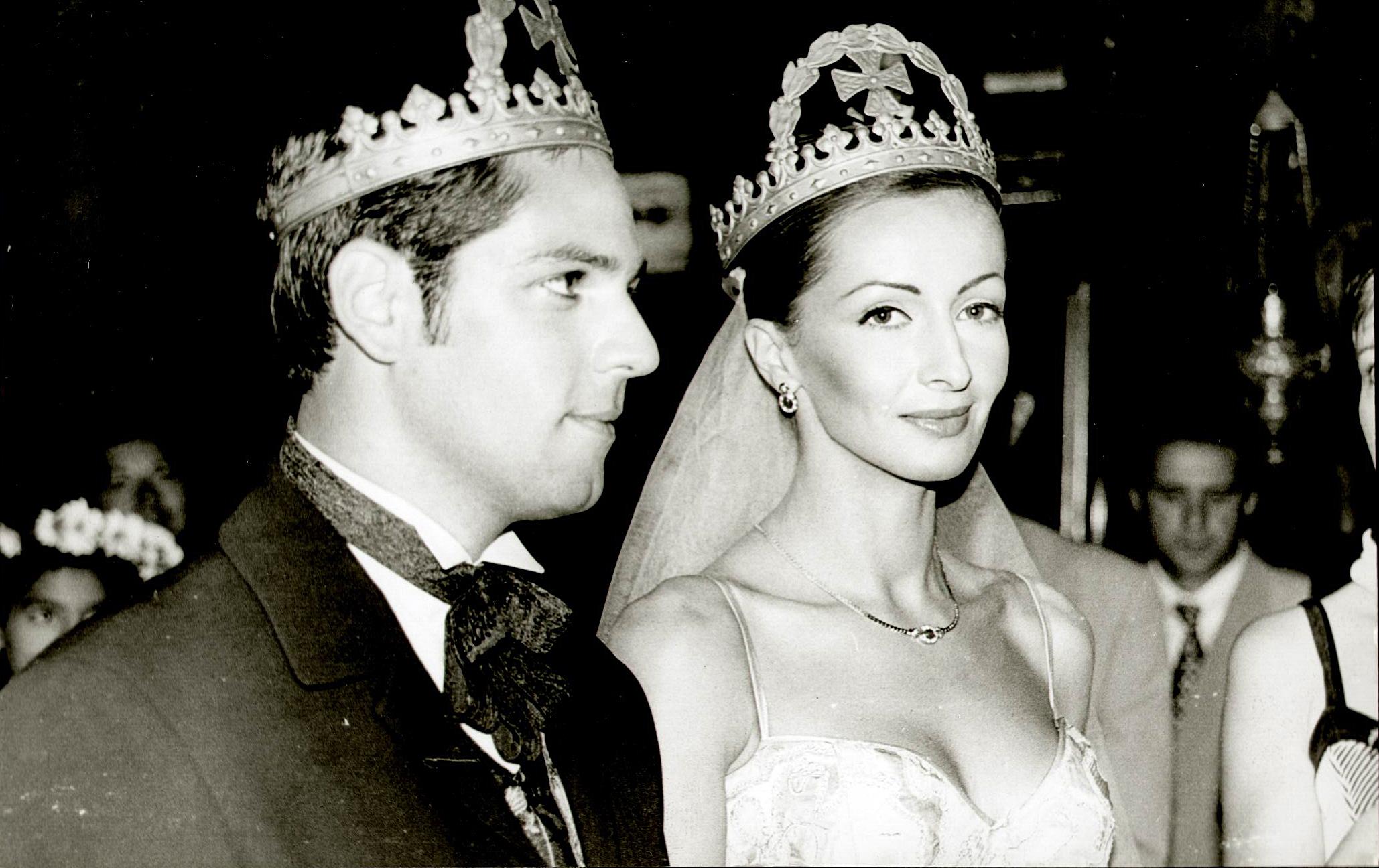 Mihaela Rădulescu, în rochie de mireasă, alături de Ștefan Bănică