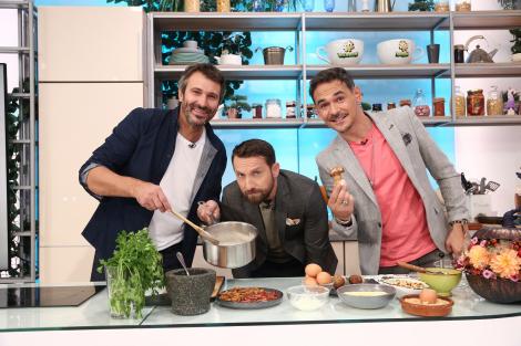 Răzvan și Dani se întorc de luni din vacanță, pregătiți pentru un sezon fresh de Super Neatza