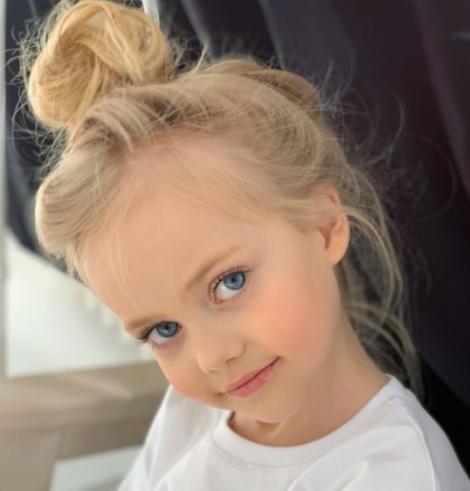 Viola Antonova este cea mai frumoasă fetiță de pe Instagram. Moștenește trăsăturile de la mama ei