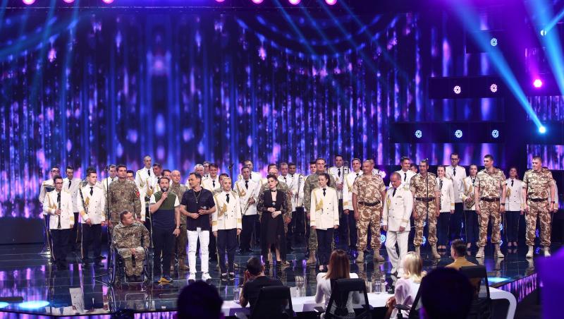 Grupul de voluntari de la Invictus România au făcut spectacol pe scena X Factor 2021 și au ridicat jurații în picioare în cea de-a șasea ediție a show-ului