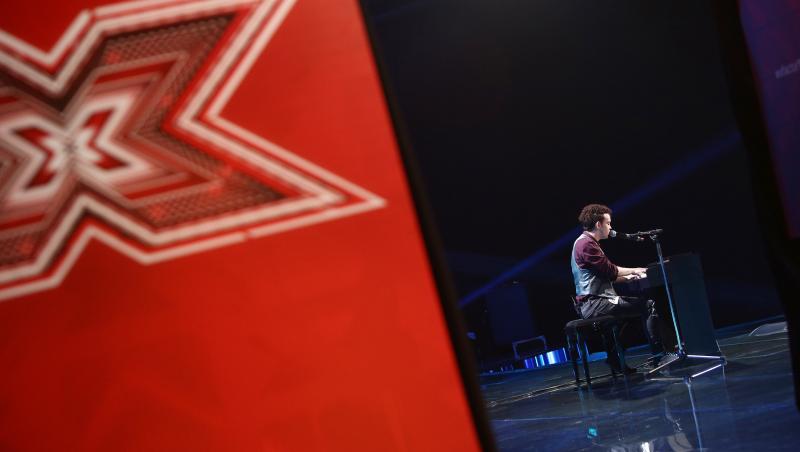 X Factor 2021, 1 octombrie. Robert Reamzey a făcut show cu o interpretare originală a piesei Take Me To Church: ”Ești nebun”