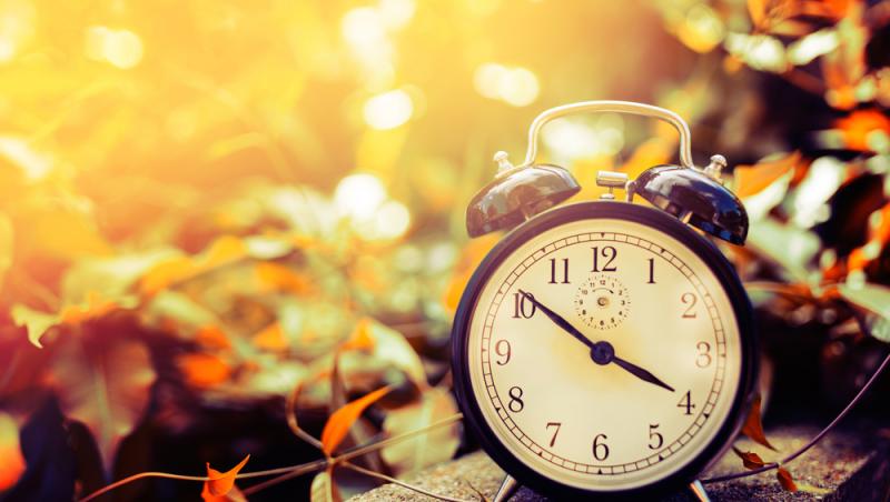 Ceasurile trebuie setate cu o oră înapoi la trecerea la ora de iarnă 2021