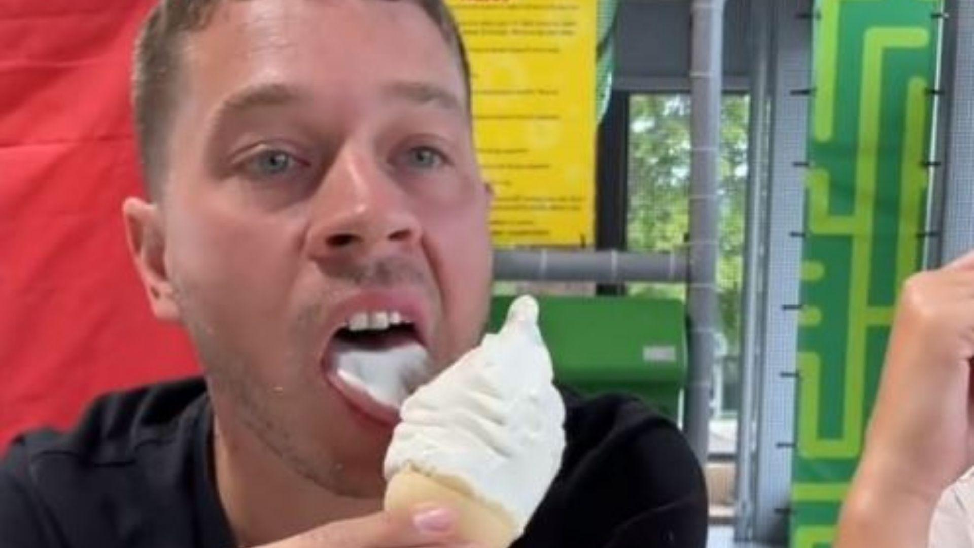 Iubita i-a oferit o &icirc;nghețată și c&acirc;nd a mușcat a văzut că se află ceva &icirc;n ea. Nu a știut dacă să țipe de fericire sau să pl&acirc;ngă