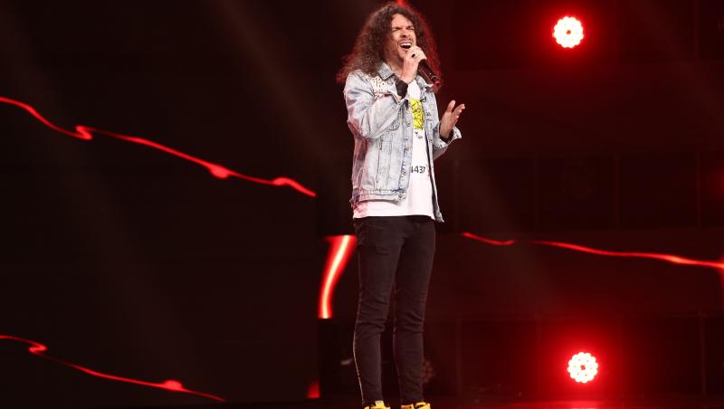 Mădălin Antonesei, concurentul X Factor pregătit să îți demonstreze talentul, părea ușor emoționat la început, când a ajuns pentru preselecții.