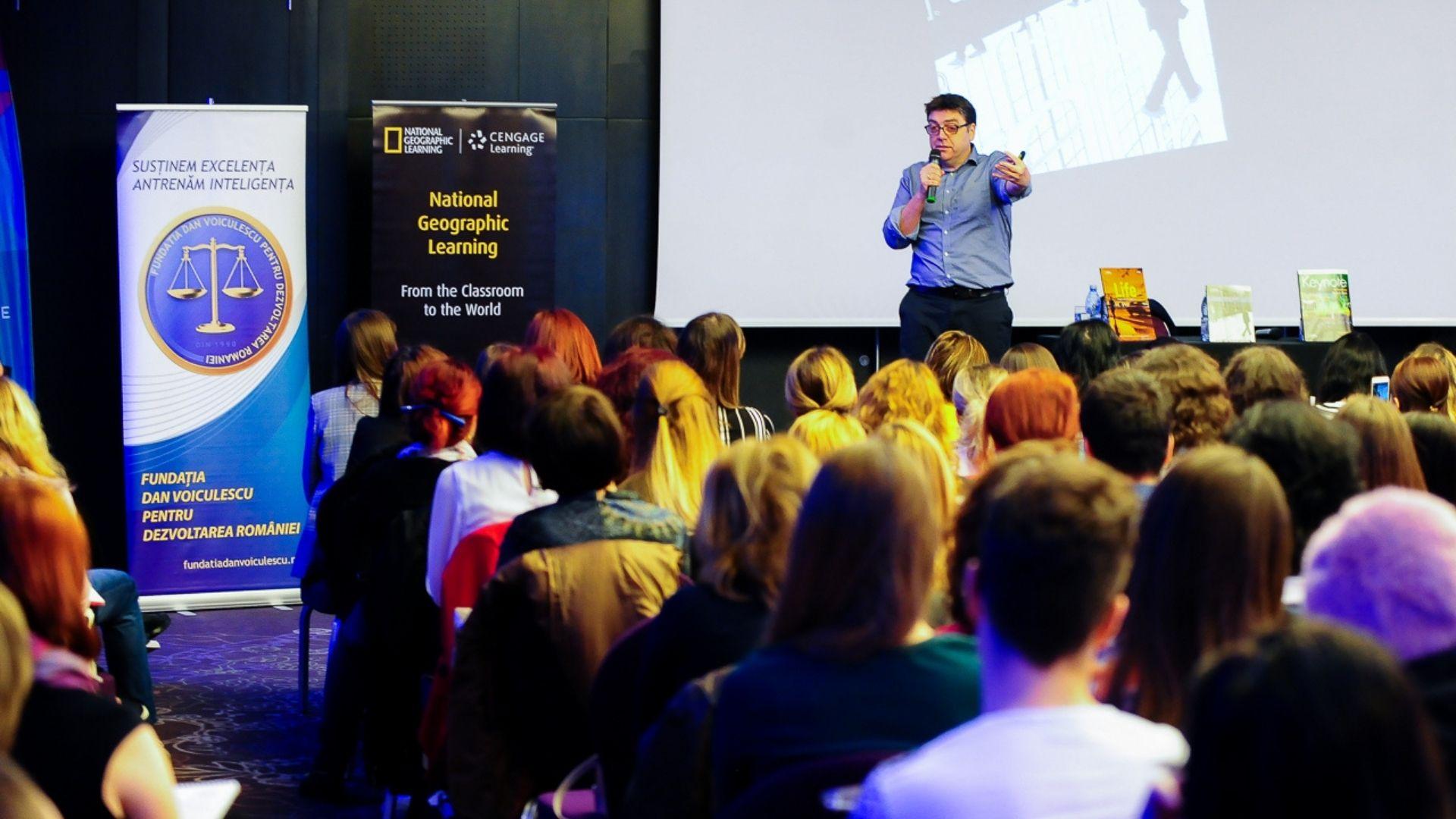 Detectiv de plastic celebru, de la National Geographic, la o conferință pentru profesorii din Rom&acirc;nia