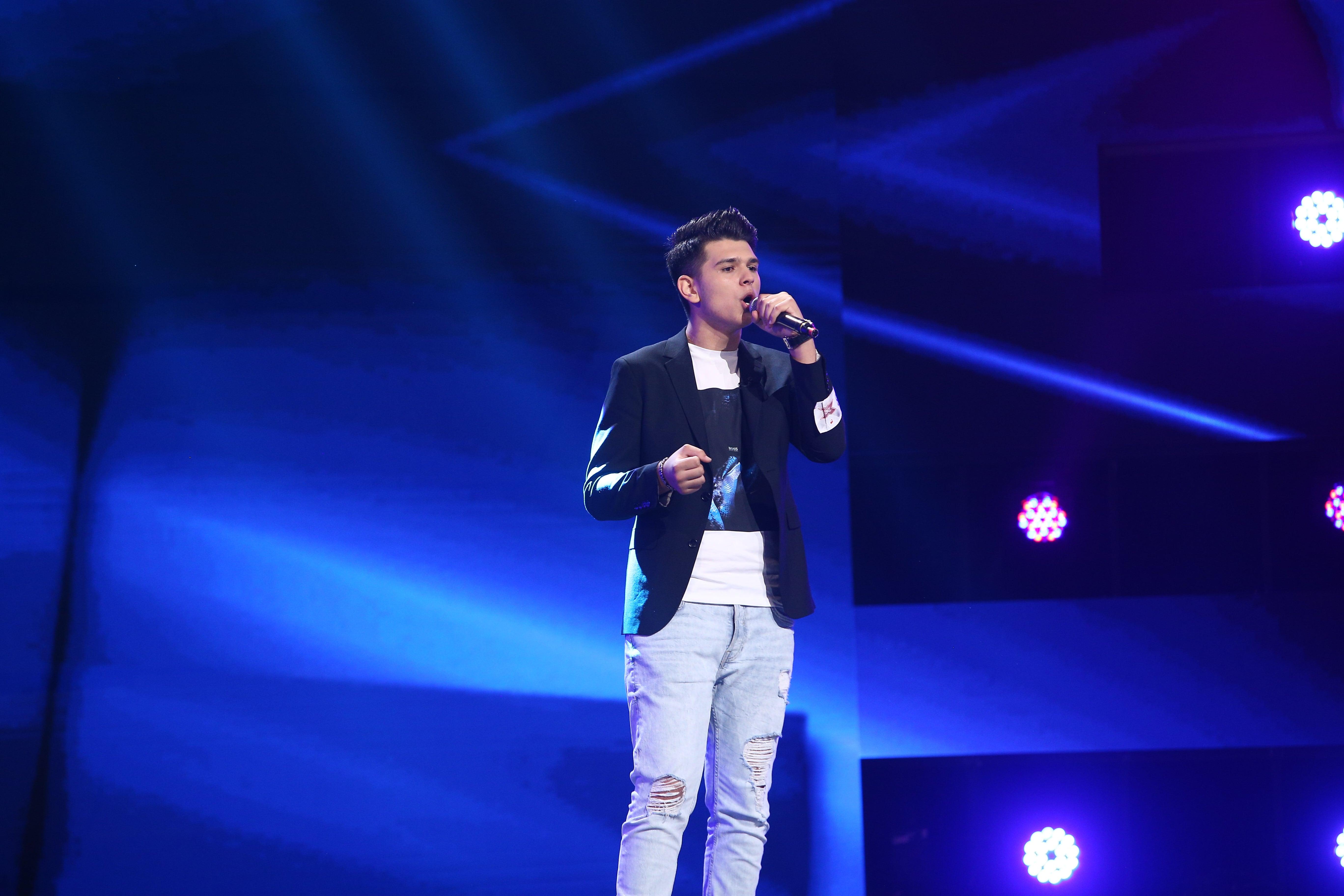 Mihai Adrian Onilă a cântat impecabil piesa „De-ai fi tu salcie la mal” și i-a surprins pe jurații de la X Factor