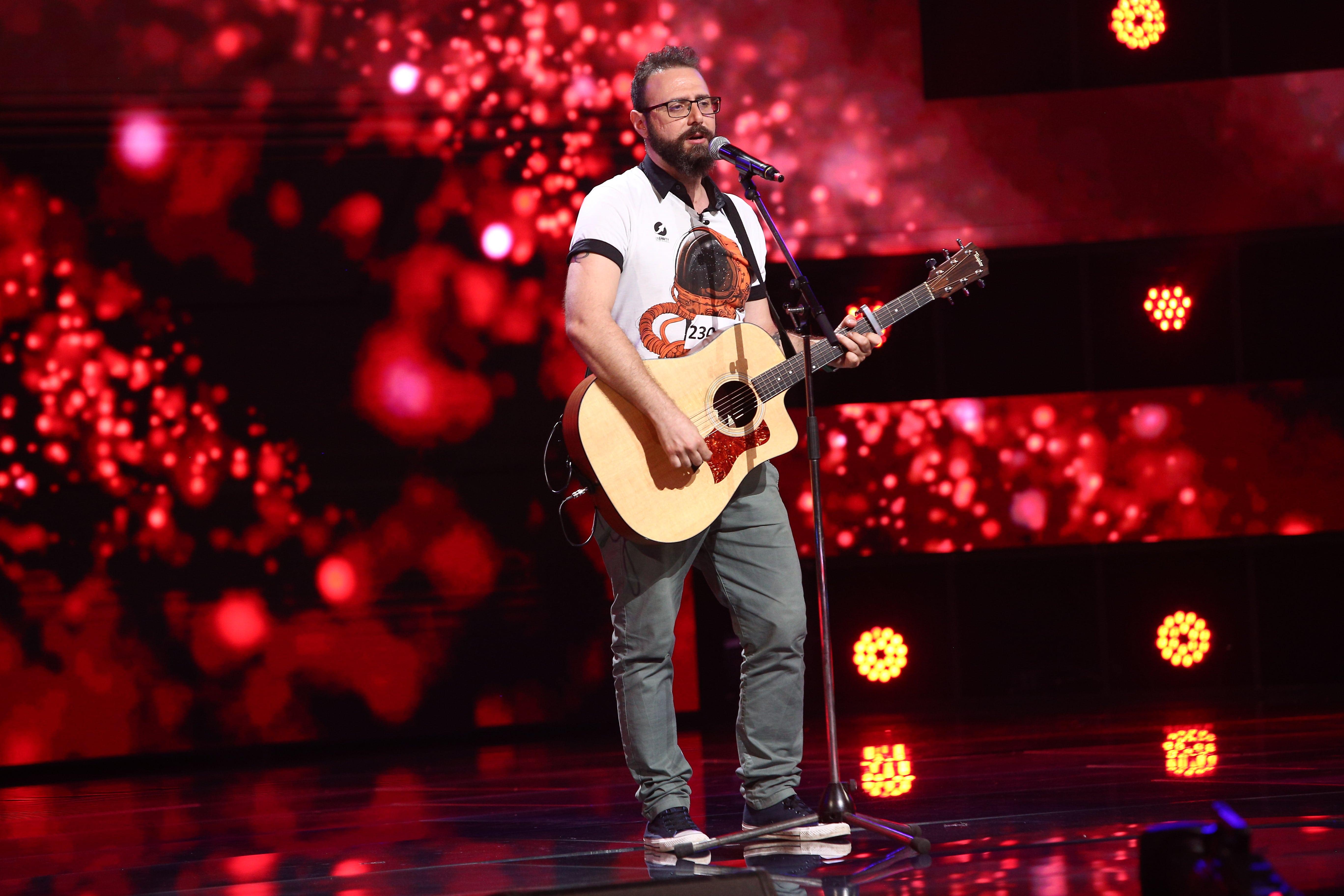 Elie Hadad a impresionat cu povestea sa de dragoste și cu interpretarea - „House Of The Rising Sun” la X Factor 2021