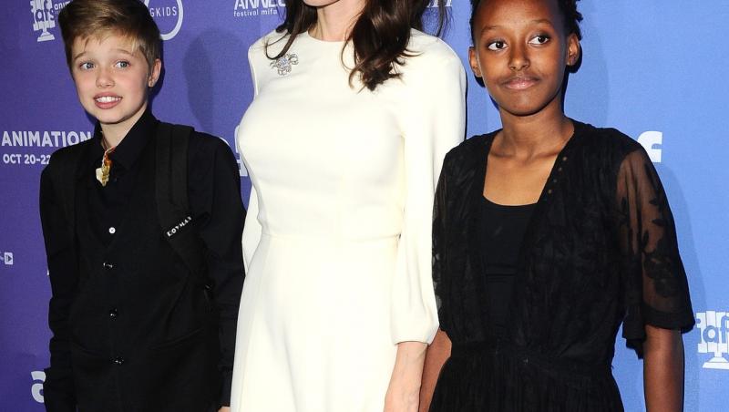 Shiloh Jolie-Pitt, apariție surprinzătoare, în rochie și cu machiaj. Cum arată acum fiica Angelinei Jolie și a lui Brad Pitt