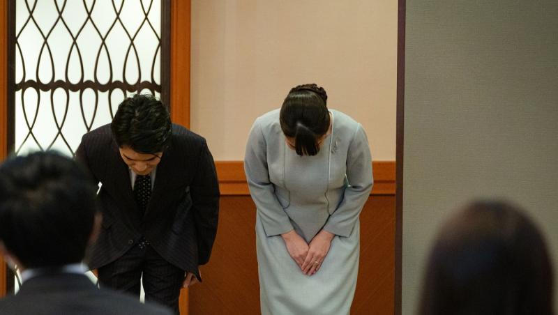 Prinţesa Mako a Japoniei s-a căsătorit cu iubitul ei, un bărbat de rând, după ani de controversă. Ea și-a pierdut titlul regal