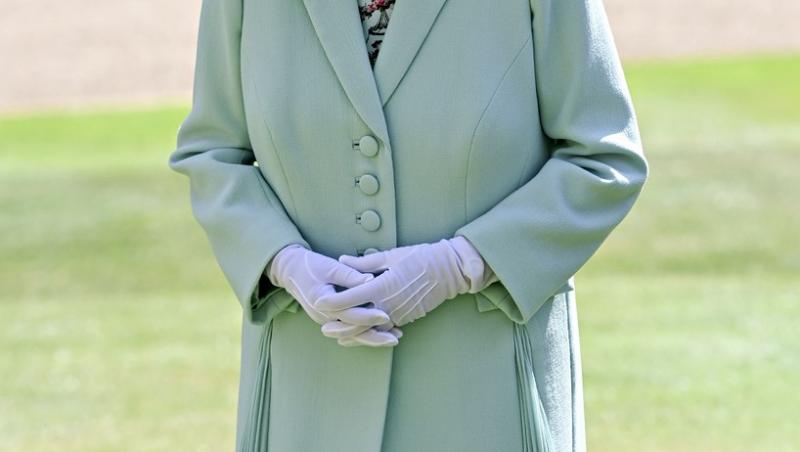 Ce se întâmplă cu hainele vechi ale Reginei Elisabeta a II-a. Abia acum a ieșit la iveală adevărul