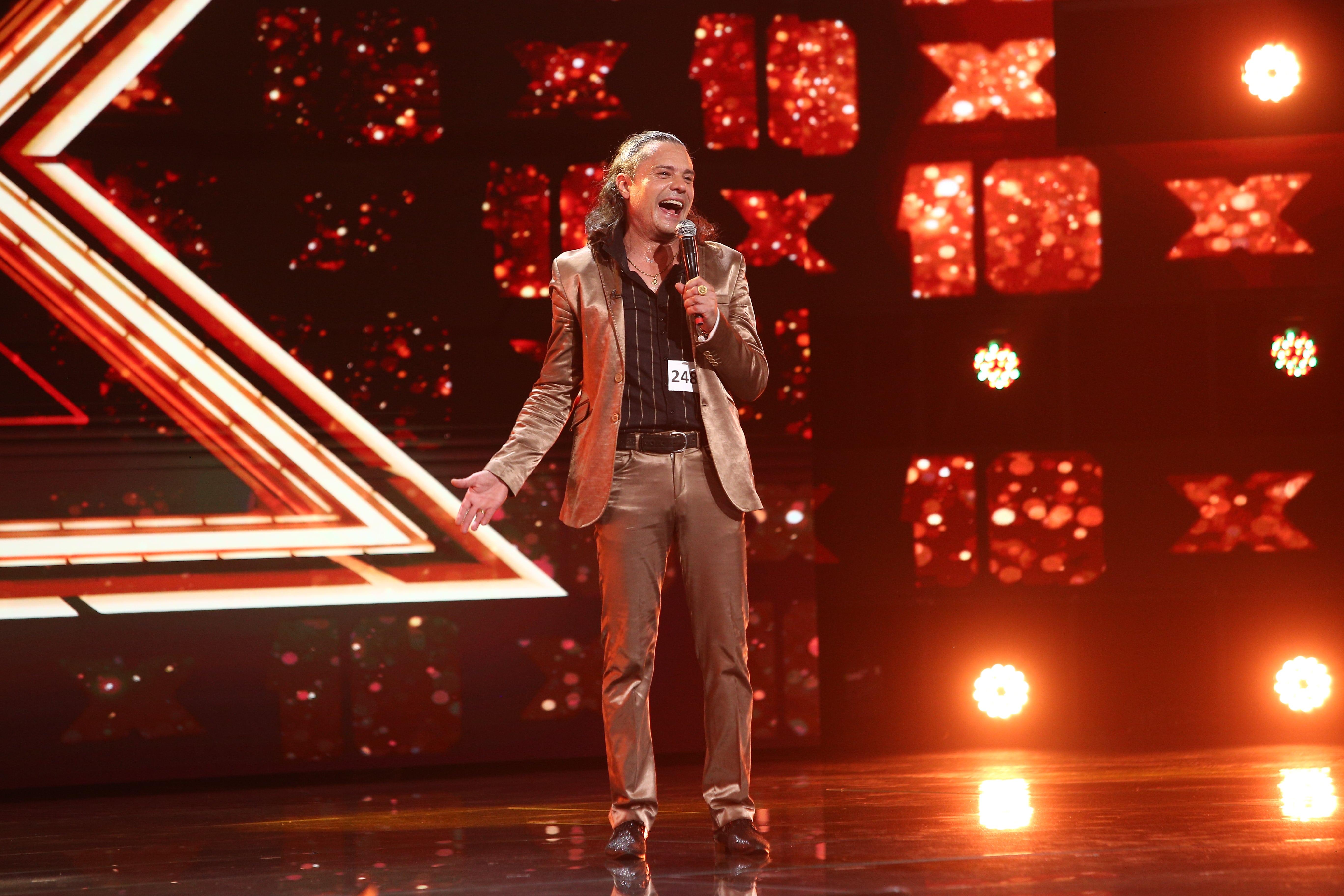 X Factor 2021, 29 octombrie. Max Corfini a umplut platoul cu energia sa! Cu piesa "On Broadway" a dat jurații pe spate