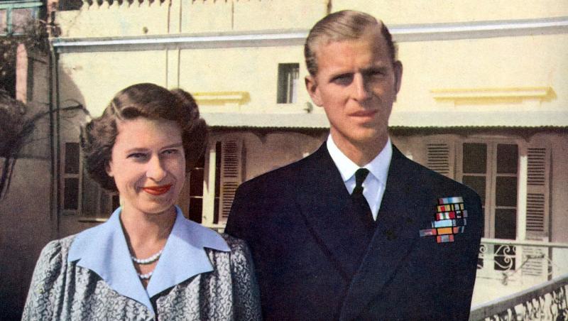Regina Elisabeta a II-a și Prințul Charles, surprinși cu sapa în mână. Care a fost motivul pentru care cei doi au apărut așa