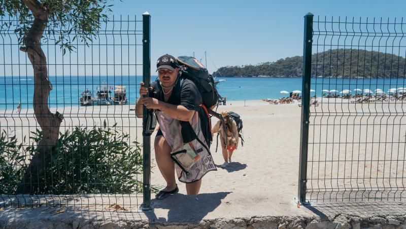 Asia Express, 4 octombrie 2021. Concurenții au pornit pe urmele lui Moș Nicolae. Ce surprize au fost puși să le facă copiilor