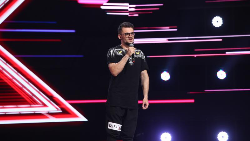 Alessandro Edson pe scena X Factor 2021, sezonul 10