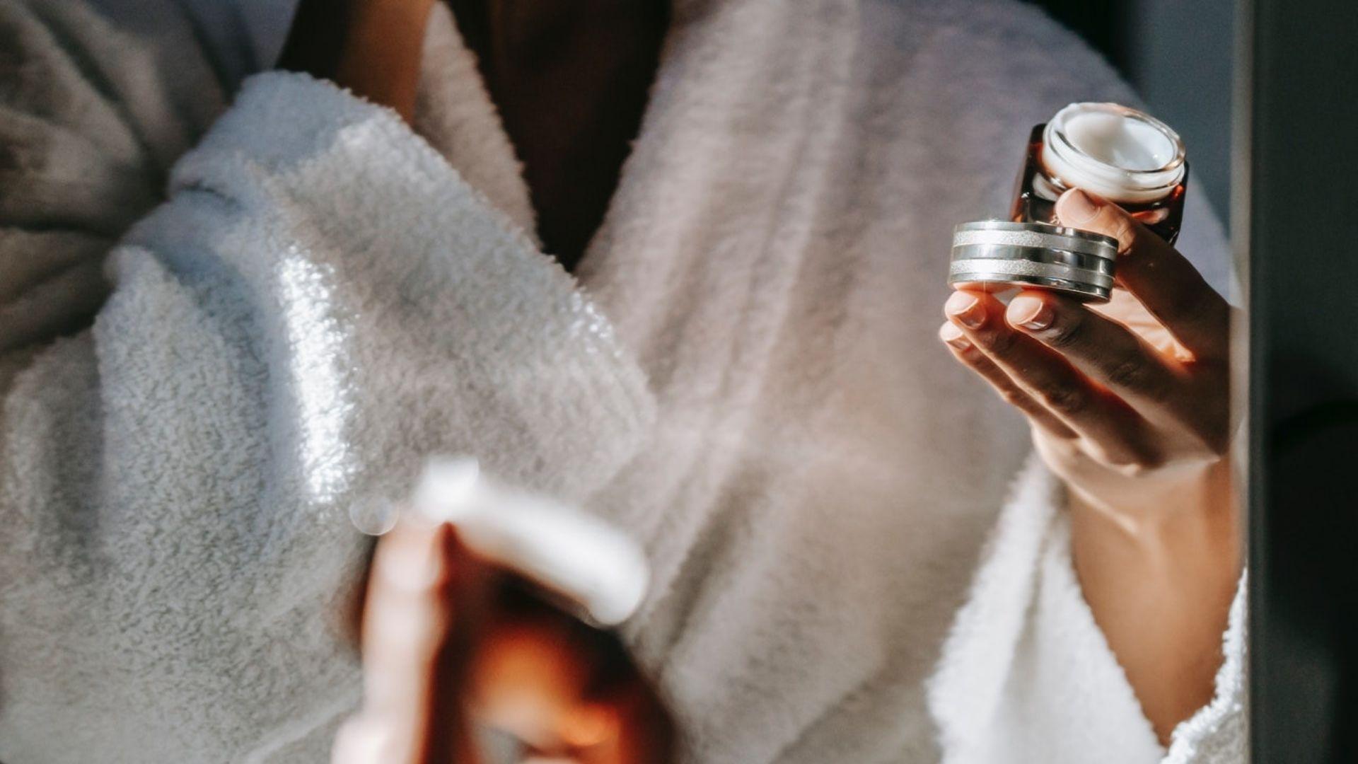 (P) Cum să &icirc;ți creezi o rutină de &icirc;ngrijire a pielii corectă și potrivită pentru tenul tău