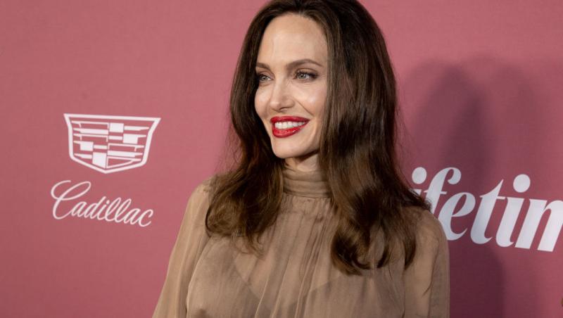 Cum arăta Marcheline Bertrand, mama Angelinei Jolie, în tinerețe. La 56 de ani, aceasta a murit de cancer
