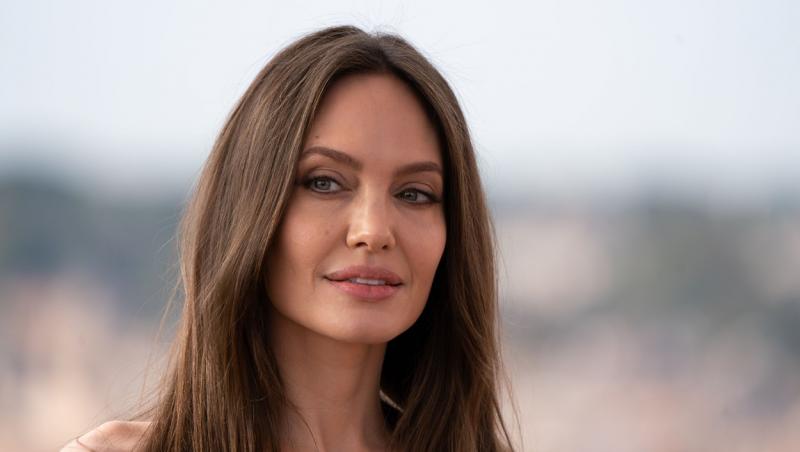 Cum arăta Marcheline Bertrand, mama Angelinei Jolie, în tinerețe. La 56 de ani, aceasta a murit de cancer