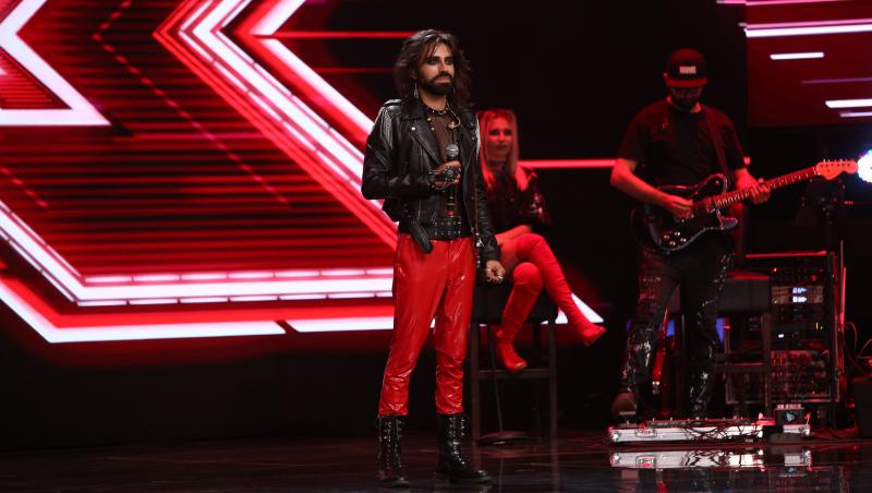 X Factor 2021, 19 noiembrie. Vito Antonio, spectacol plin de enegie cu piesa „Bad Romance”, în Bootcamp: „Ca la un concert nebun”