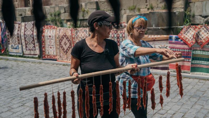 Emi și Cuza au obținut imunitatea la Asia Express – Drumul Împăraţilor. Mihai și Elwira Petre, rivali în jocul de amuletă, diseară