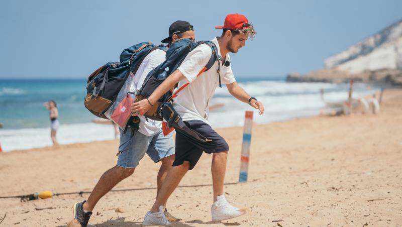 Asia Express, 21 noiembrie 2021. Concurenții au dat turiștii de pe plajă cu cremă de protecție solară