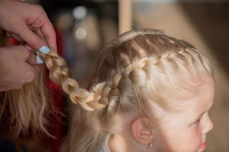 Aubree, o fetiță de numai doi ani, face senzație datorită părului ei extrem de lung. Cum arată copila și ce spune mama ei