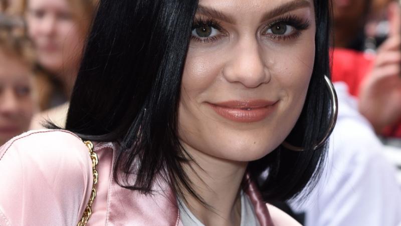 Jessie J și-a deschis sufletul în fața fanilor. Artista a mărturisit că a suferit un avort spontan. 