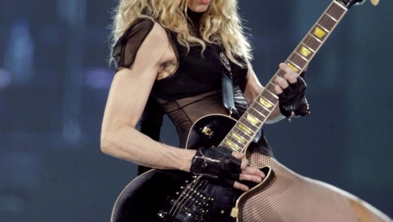 Madonna, aspru judecată de fani după ce a postat poze deochiate pe Instagram. 