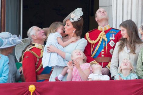 Cum își petrec Crăciunul copiii din Familia Regală a Marii Britanii. Prințesa Charlotte și frații ei au parte de multe surprize