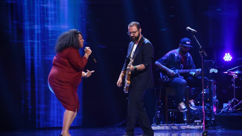 X Factor 2021, 26 noiembrie. Leyla Salman și Elie Hadad, interpretează o piesă de la Solomon Burke, „Cry To Me”