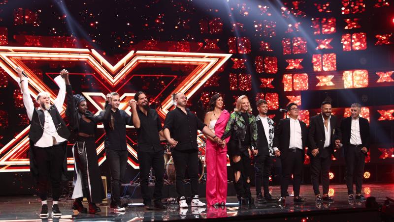 X Factor 2021, 26 noiembrie. The Jazzy Jo Experience au interpretat o piesă de la Jamiroquai, „Virtual Insanity”. Reacția Deliei