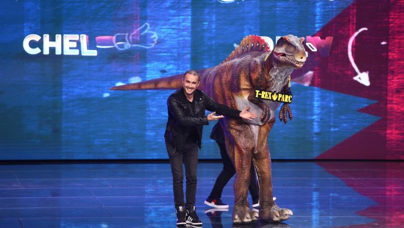 iUmor, 27 noiembrie 2021. T-Rex a venit în platoul emisiunii și a făcut un roast despre vedetele din România