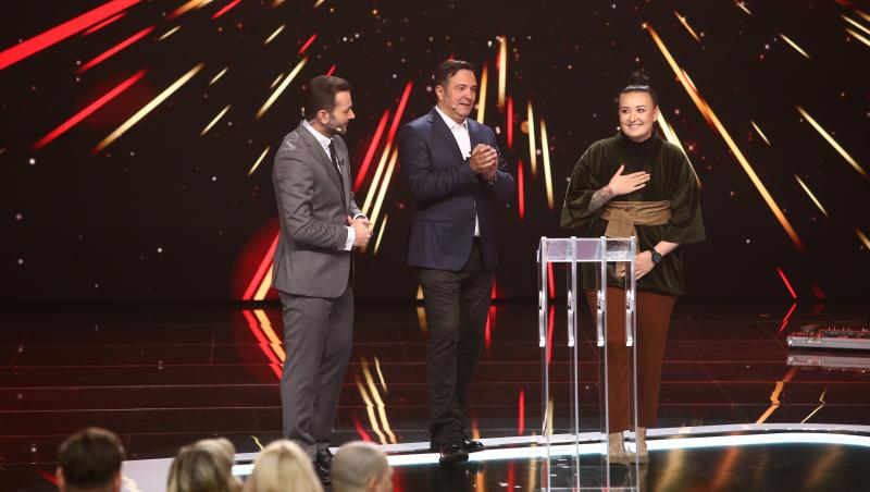 Râzi cu ROaST, 29 noiembrie 2021. Ștefan Bănică i-a luat la roast pe colegii săi de la X Factor. 