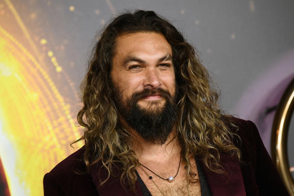 Jason Momoa, actorul care a jucat în Aquaman și Game of Thrones, a fost infectat cu noul coronavirus. Acesta a făcut primele declarații