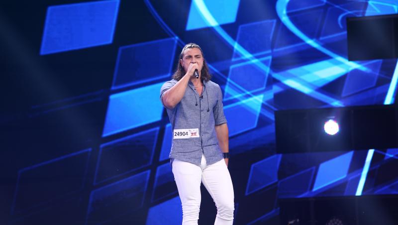 X Factor 2021, 5 noiembrie. Davide Cascini a uimit cu vocea puternică și interpretarea piesei Morirò da Re.„Ești ca un gladiator!”