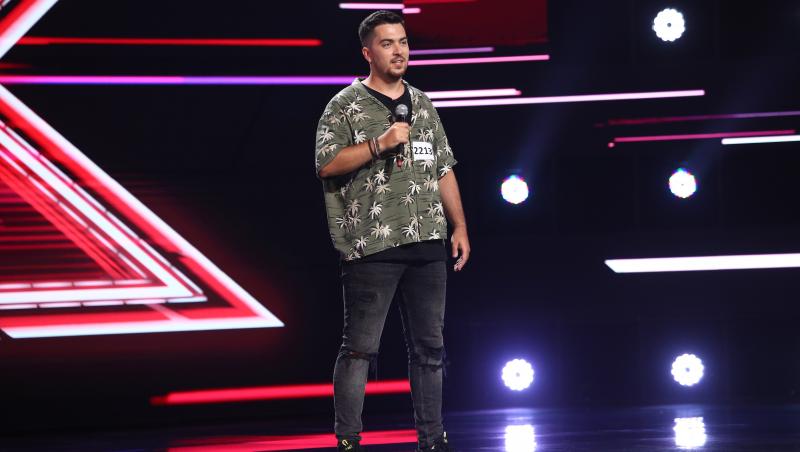 Ovidiu Iancău povestește că a fost înscris la X Factor de soția sa și mama lui care au complotat împreună pentru a-I face o surpriză.