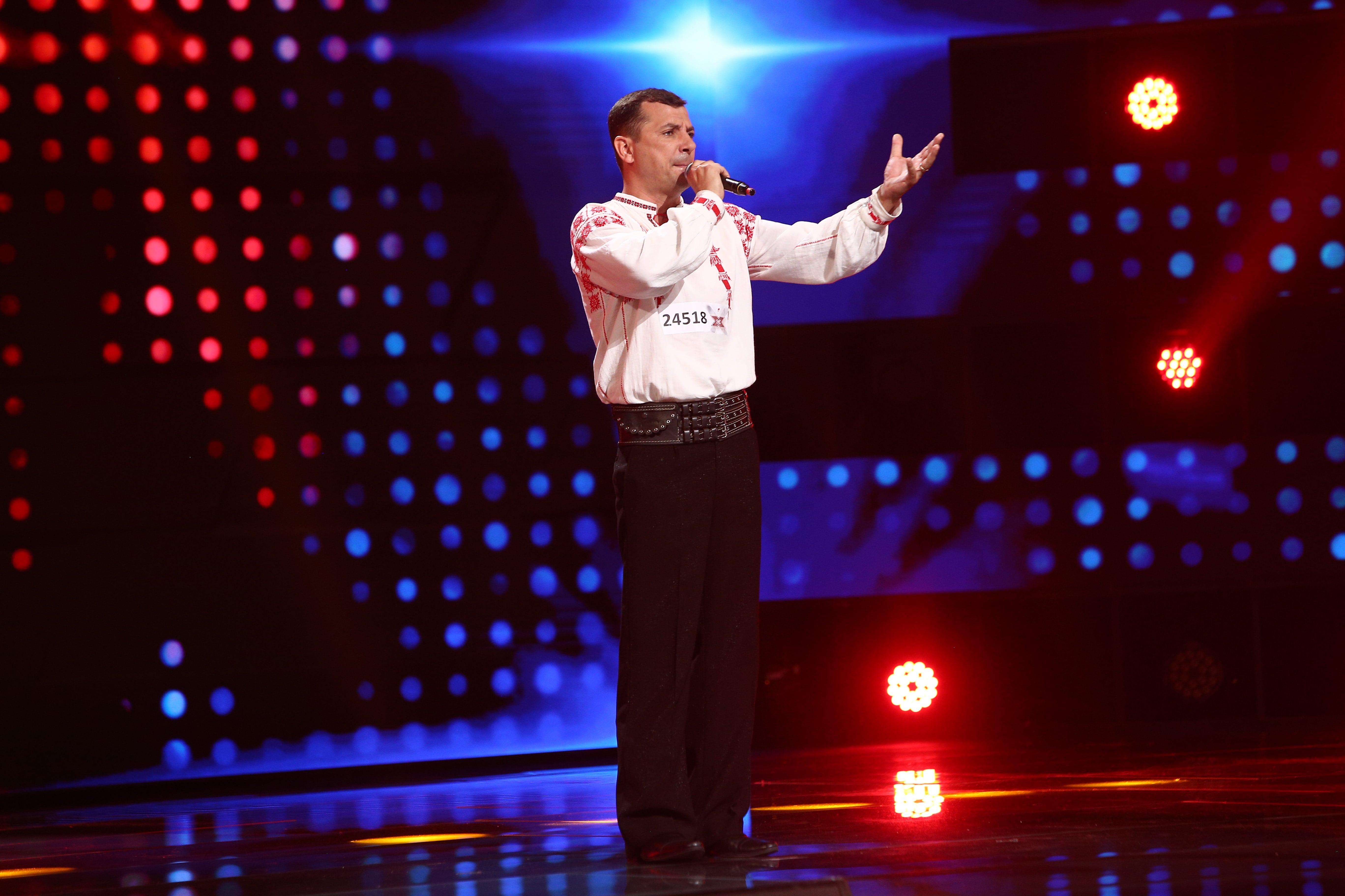 X Factor 2021, 5 noiembrie. Daniel Mititelu, instructorul de canto cu voce de aur a interpretat piesa Huțulca."Ne-ai adus ritm"