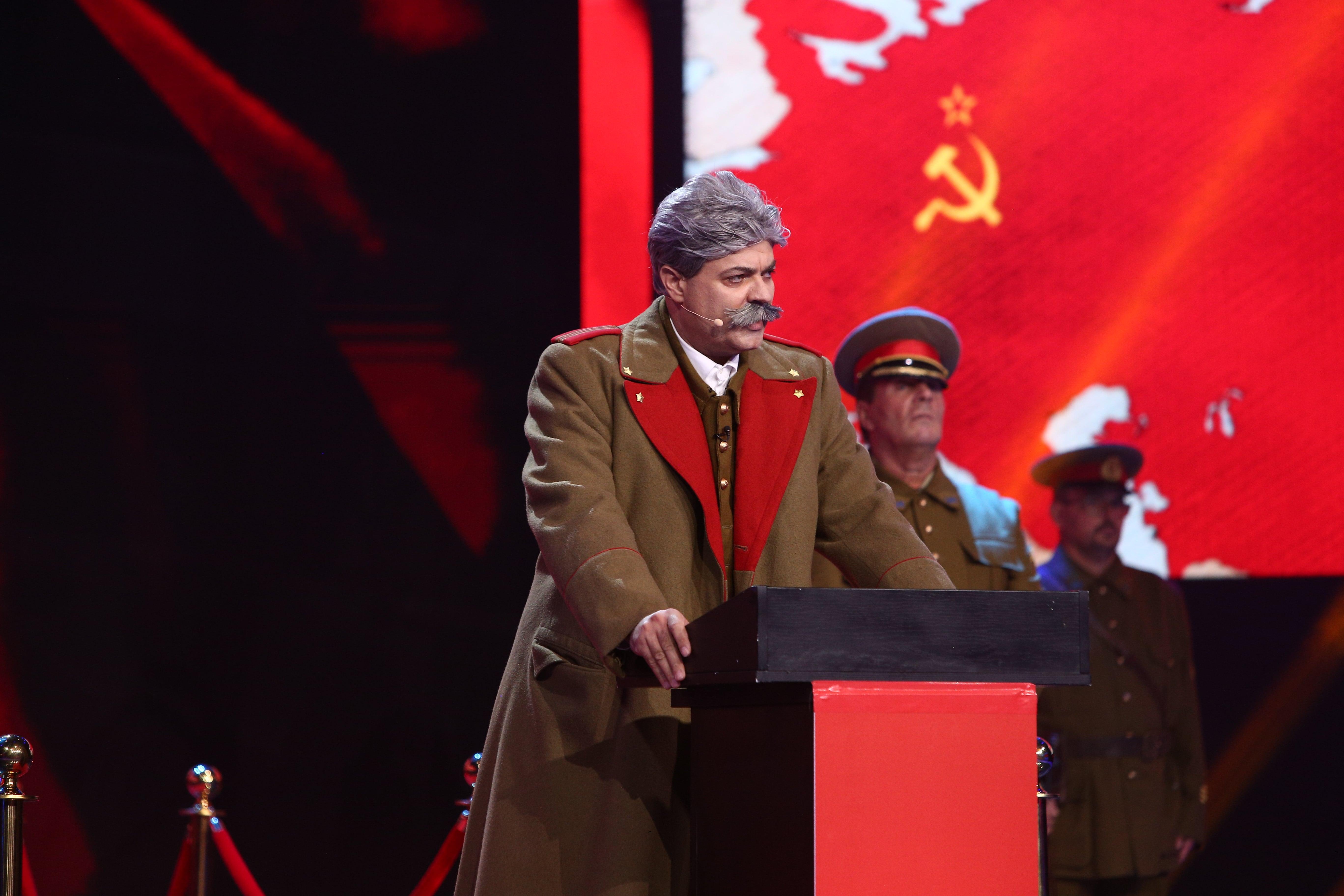 Stalin, interpretat de Marcel Cobzariu, glume despre politicienii și vedetele din România la iUmor, 6 noiembrie 2021