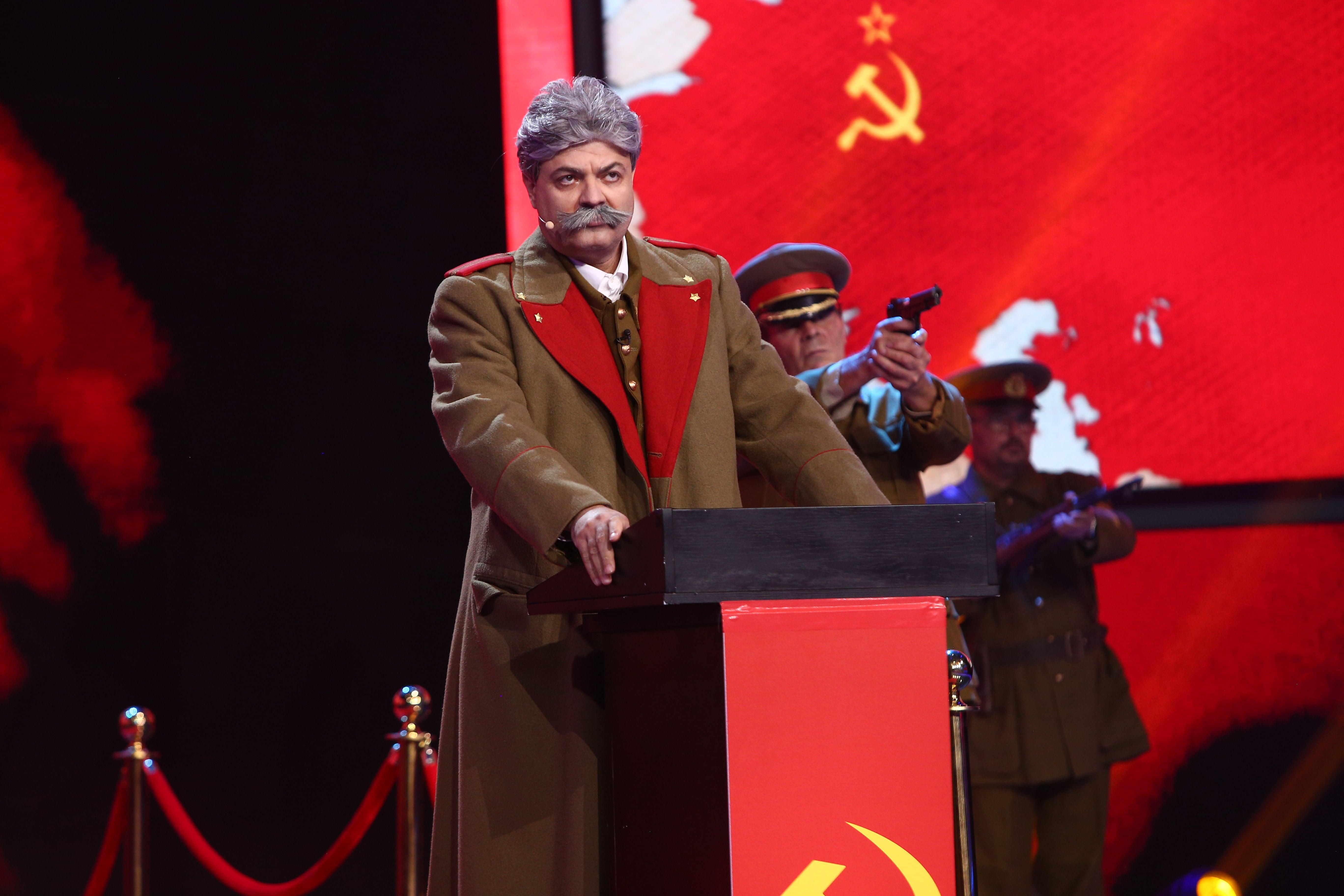 Stalin, interpretat de Marcel Cobzariu, glume despre politicienii și vedetele din România la iUmor, 6 noiembrie 2021
