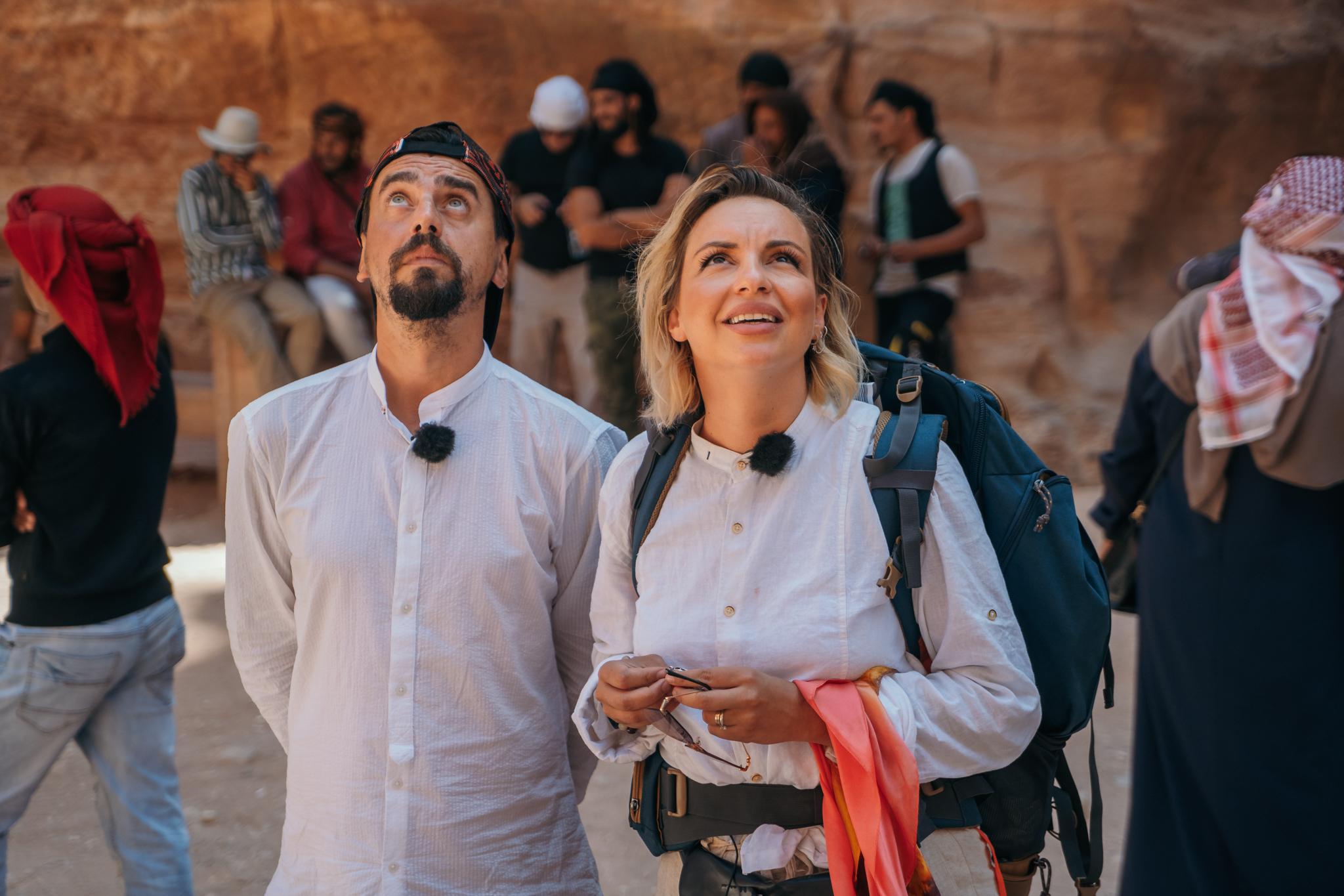 Asia Express, 8 noiembrie 2021. Eliza Natanticu a făcut senzație cu vocea sa în Iordania. Vizitatorii de la Petra au filmat-o