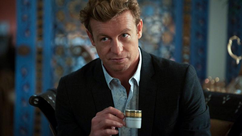 Simon Baker, actorul din Mentalistul, s-a despărțit de iubita lui cu 16 ani mai tânără. Care e motivul bizar