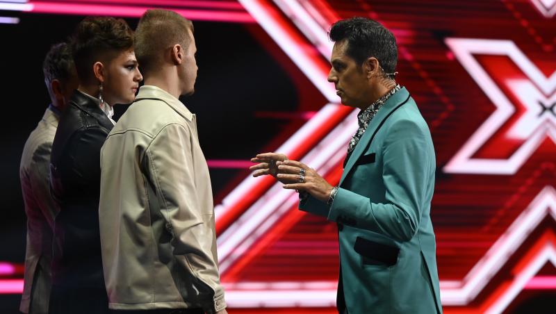 X Factor 2021, 10 decembrie. Mihai Turbatu cântă impecabil o piesă de la Boyz II Men - „End Of The Road”, în etapa de Battles