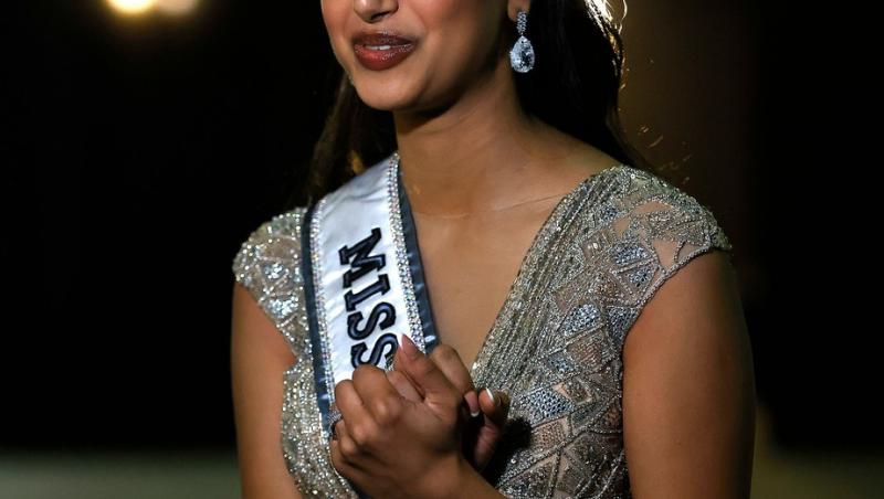 Miss India, Harnaaz Sandhu, desemnată Miss Universe 2021. A fost irezistibilă în costum de baie: FOTO