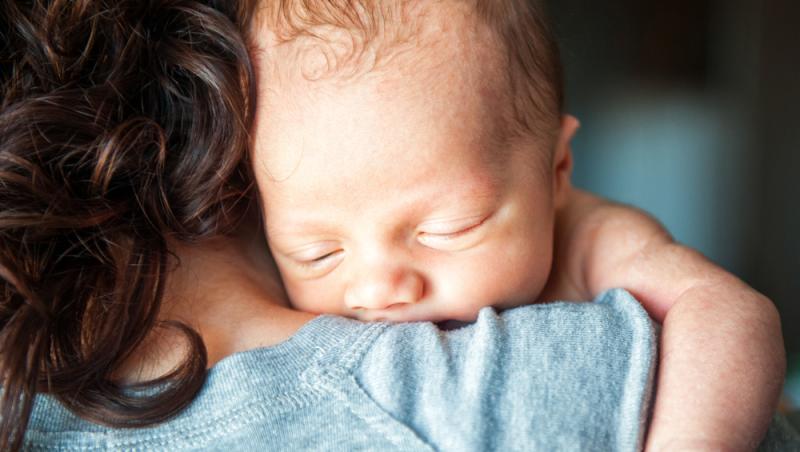 Femeia care nu primise nicio șansă să devină mamă a născut după ce 22 medici au ajutat-o. Cum arată bebelușul-minune
