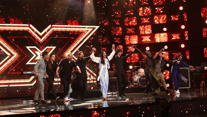Trupa Jomajii, formată din The Jazzy Jo Experience și Omajii, pe scena X Factor. Grupul va ajunge în marea finală a sezonului 10