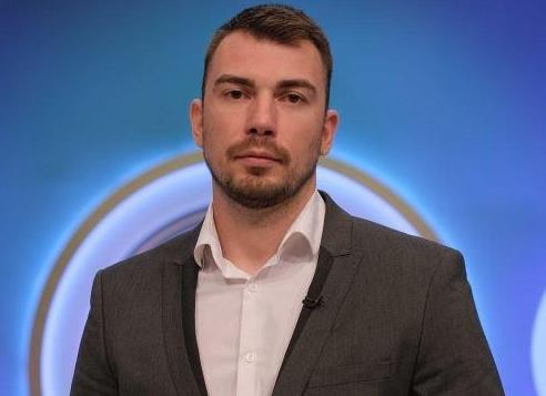 Mireasa 2021, sezonul 4. Cum s-a pozat Victor cu doar o zi &icirc;nainte de marea finală. Prietenii au reacționat imediat