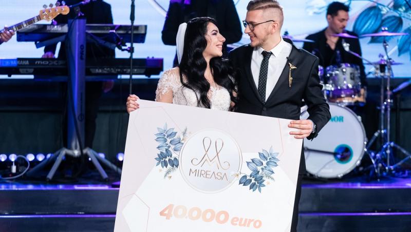 Petrică și Ela, câştigătorii celui de-al patrulea sezon Mireasa. Emisiunea a fost lider de audiență
